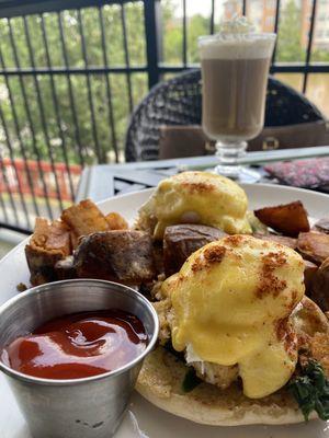 Eggs Benedict