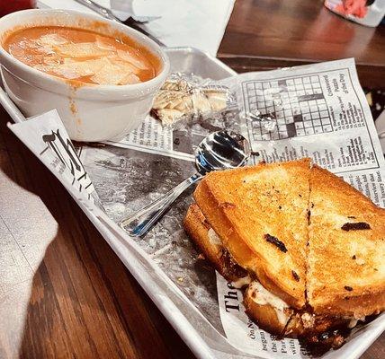 Tomato soup & grilled cheese