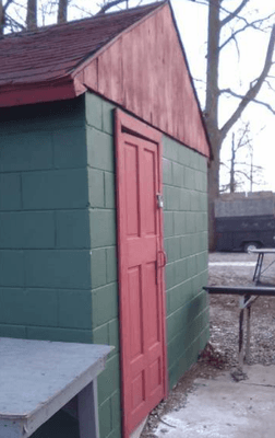 A building at the Glenlawn Grove Flea Market.