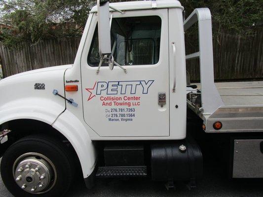 Petty Collision Center & Towing