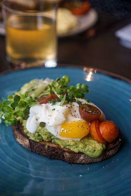 Avocado Toast - IG: @nelson_eats