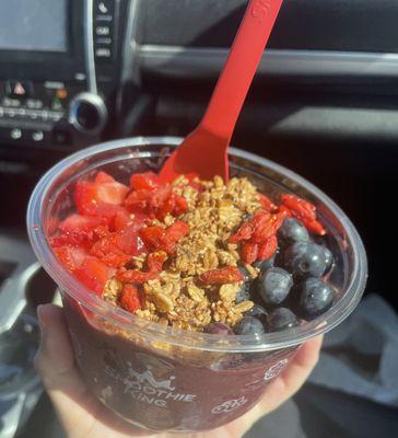 Go-Go-Goji Crunch Acai bowl