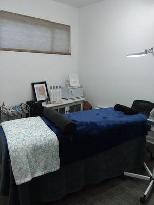 Facial ,lash extension table