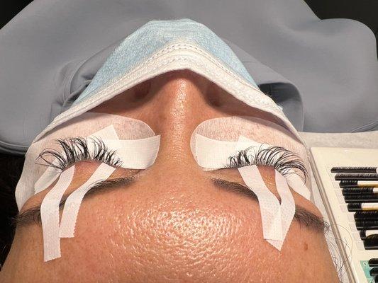 Look at quality of lashes stocked with glue. This picture is taken 2.5 weeks after initial appointment with a "Senior"