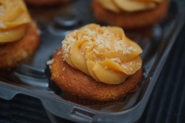 Banana Chantilly cupcakes fR. Liliha Bakery *6/23/23