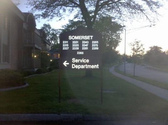 on google maps, it's wrong -- you have to drive WAY further on Somerset road -- when you see SERVICE DEPARTMENT sign, turn there