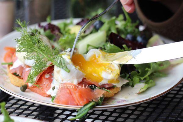 Smoked Salmon Benedict ($16) - poached eggs, fresh dill, capers, house lemon dill aioli, sauteed spinach on house made corn cakes