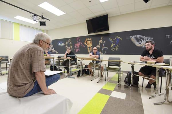 Illustration Anatomy Lab - learning how to draw the human form - beginner and advanced courses. Photo by Caitlin Harris