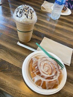 Ruby's Latte Blended and Cinnamon Roll!