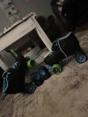 I got some new skates from the rink and I tottaly recommend getting some there