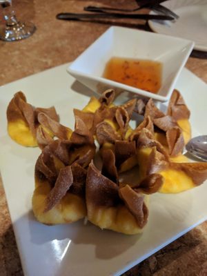 Crab rangoons