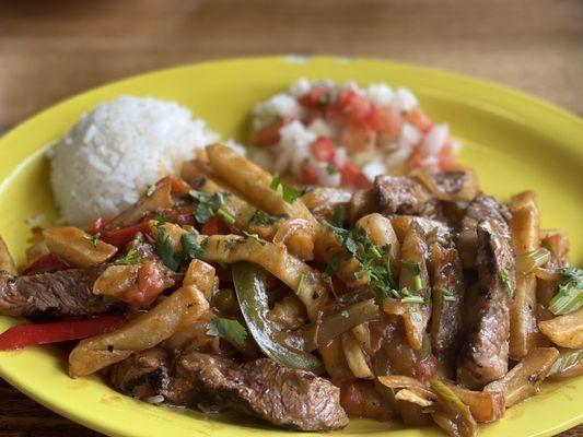 Lomo saltado