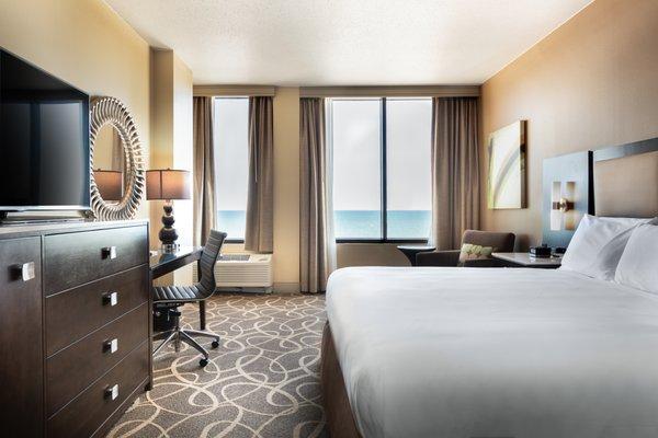 A relaxing retreat, our guest rooms offer elegance, comfort and either a private balcony or a stunning Gulf view.