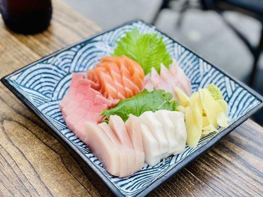 Mixed Sashimi (20 pieces)