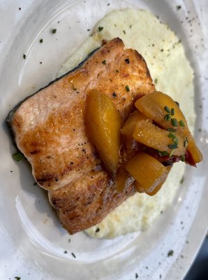 Salmon with peach chutney