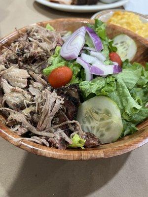 Salad with pulled pork $9.50