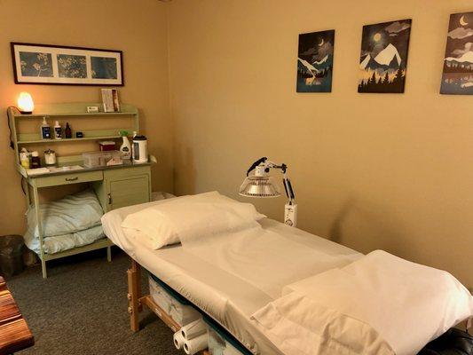 Quiet soothing treatment rooms for an acu nap