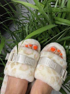 Gel Pedicure - Tweety