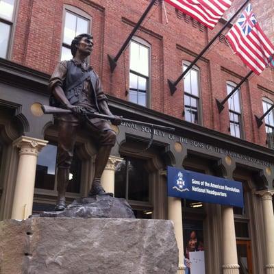 "Sons of Liberty - 1775" statue outside of the national SAR Headquarters on Louisville's Museum Row