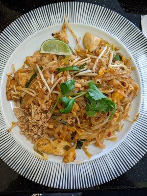 Chicken pad thai