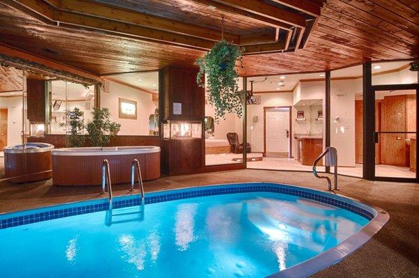 Paradise Swimming Pool Suite