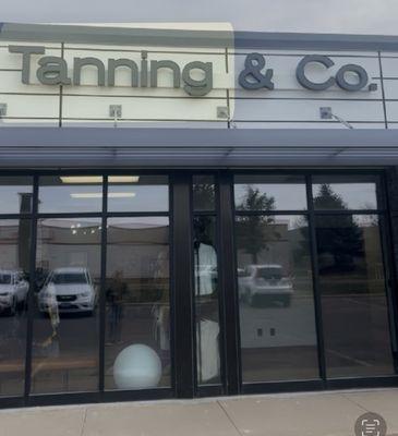 Tanning & Co. 