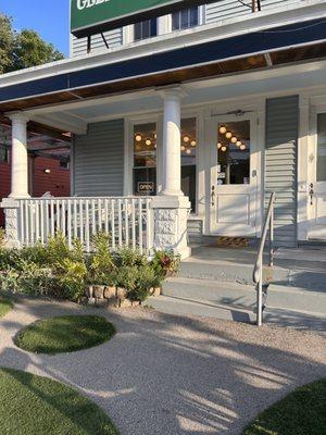 Front entrance to a delicious gelato