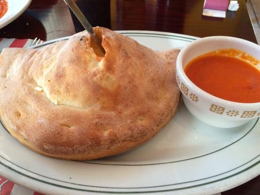 Best calzone I've had in years.