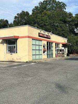 Free standing Dunkin shares lot with gas station