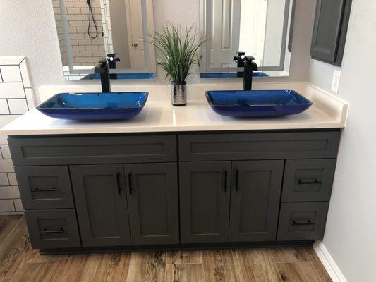 Bathroom vanity