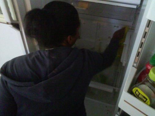 This is  a Cleaning Assignment being done in Pembroke Pines. This particular assignment is Cleaning out the Refrigerator.