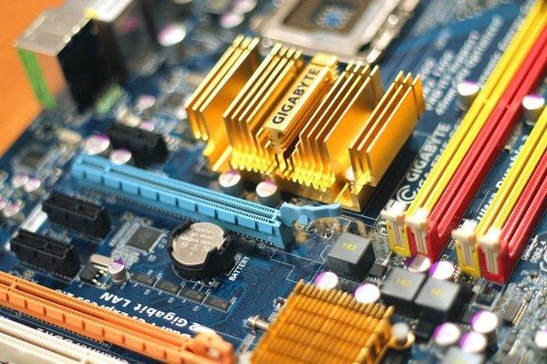 Computer Hardware Repair. PC Computer gone down? Don't worry! Our qualified, friendly PC repair technicians will bring it back to life.