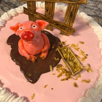 Pig Pen Themed Cake