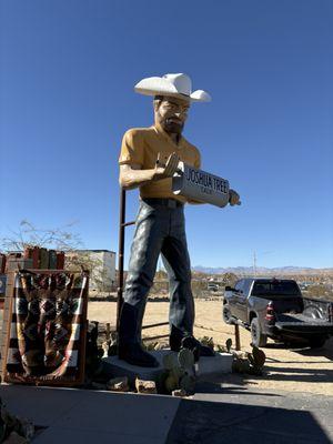 Hard to miss this shop. This statue is massive.