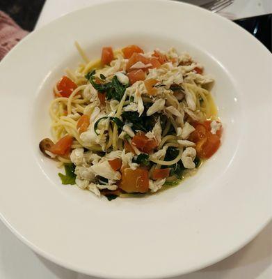 Spaghetti Integrali Al Granchio Asked for regular spaghetti , Jumbo Lump Crab Meat, Baby Arugula, Fresh Diced Tomatoes, Garlic Butter Sauce