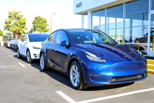 California Beemers Teslers- Used Tesla Dealership. 
 
 Model 3, Model Y, Model S, Model X