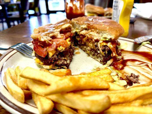 Best Cheeseburger in Paso Robles... look at that!  Wow!