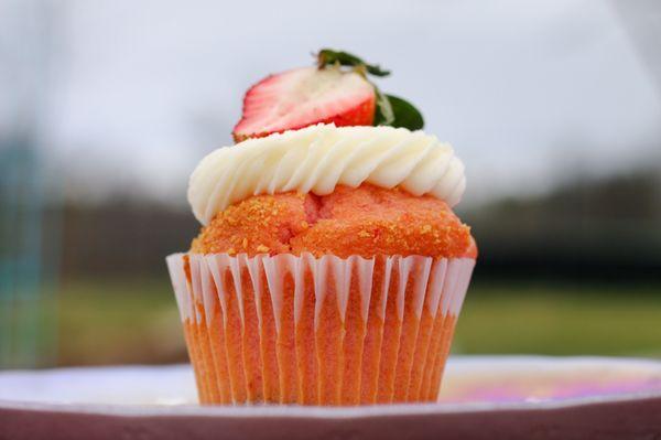 Strawberry Cheesecake Cupcake