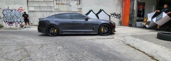 KIA STINGER ON 20" INCH INOVIT WHEELS