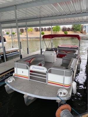 24ft 150hp tritoon