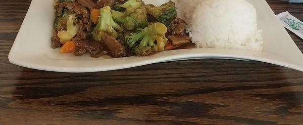 Lunch Special 11am-3pm  Broccoli Beef, way too salty