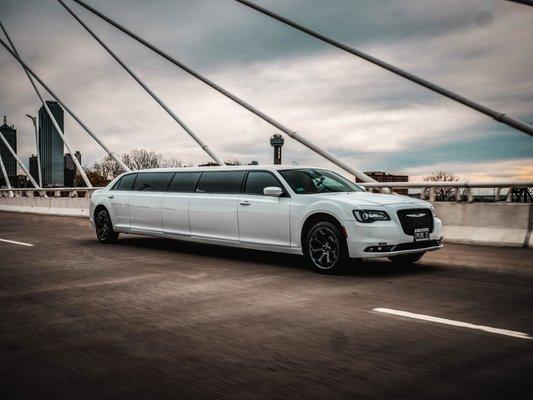 2019 Chrysler 300S limo