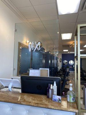 Very nice salon, clean and safe!