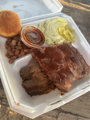 Brisket/ ribs and the quarter chicken wouldn't fit in the box