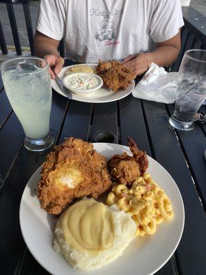 Fried chicken plate - mashed potato, macaroni, coleslaw sides