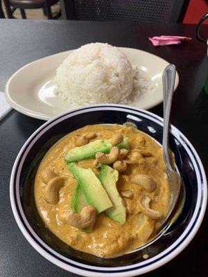 Mossaman Curry. My absolute favorite! Let's eat!