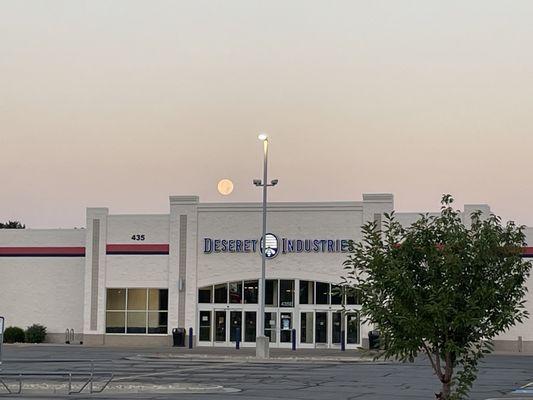 Deseret Industries Thrift Store & Donation Center