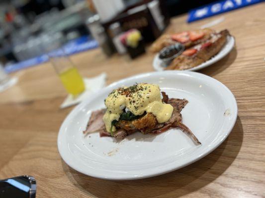 Hash cake benedict