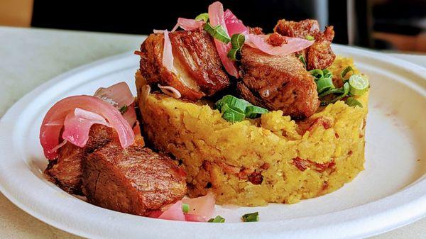 Mofongo con Masas fritas de cerdo