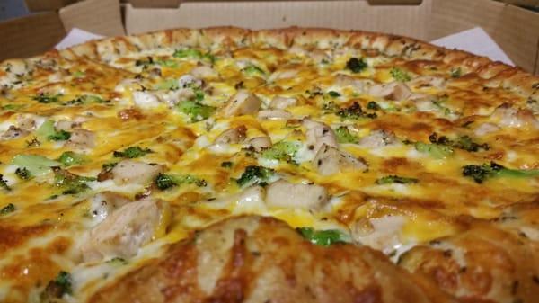 Broccoli and chicken pizza with cheddar!!